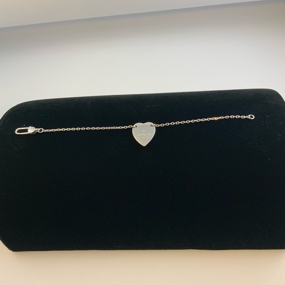 Gucci Heart Bracelet - Picture 9 of 10